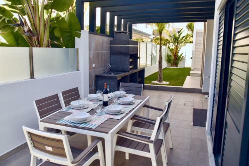 Amora Villa Sacha