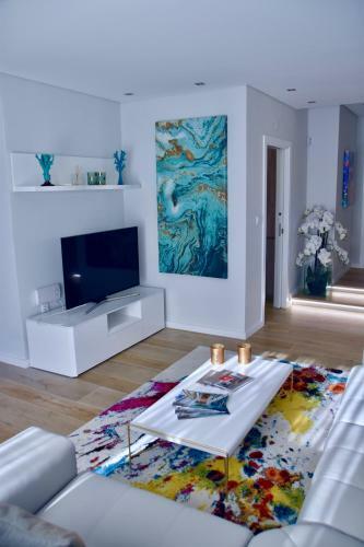 Amora Villa Sacha