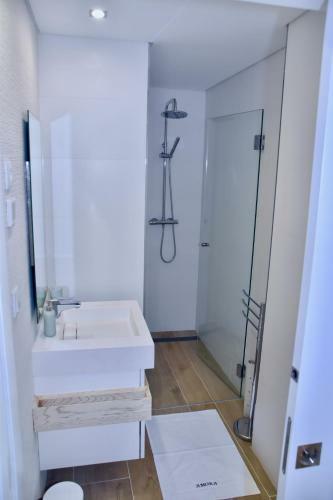 Amora Villa Sacha