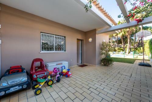 Villa With Garden And Pool