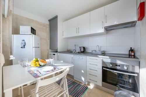 Cozy Ocean View Apartment