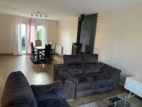 Chambre Spacieuse Avec Vue Sur La Ville