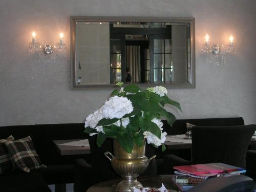 Hotel & Caf� Kleinergr�nauer