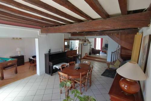 Maison Chaleureuse Et de D�tente Avec Piscine Et Spa