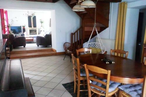 Maison Chaleureuse Et de D�tente Avec Piscine Et Spa