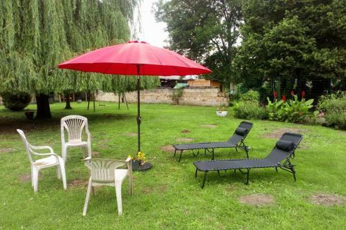 Maison Chaleureuse Et de D�tente Avec Piscine Et Spa