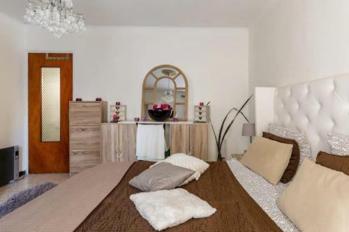 Loft In Duplex With Jacuzzi-terrace And View