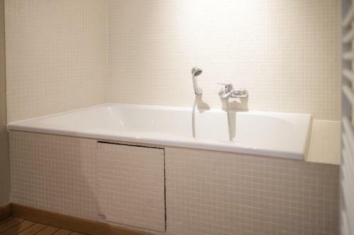G�te Situ� Dans Une Ancienne D�pendance D'un Ch�teau � Chaudenay