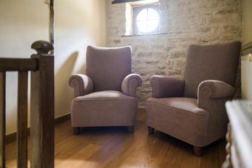 G�te Situ� Dans Une Ancienne D�pendance D'un Ch�teau � Chaudenay
