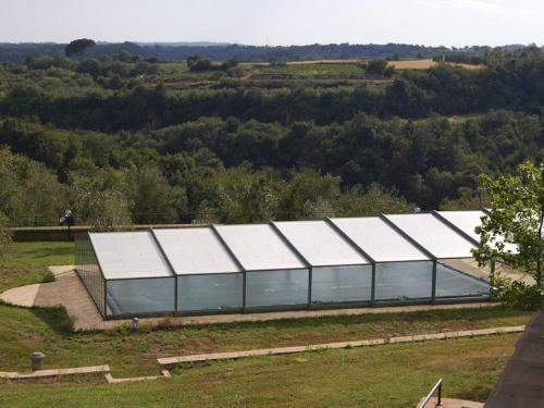 Appealing Holiday Home In Grotte Di Castro With Heated Pool
