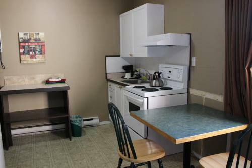 Motel Monashee Lodge