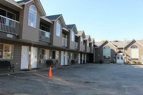 Motel Monashee Lodge