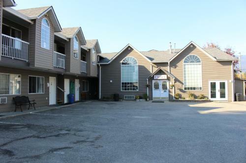 Motel Monashee Lodge