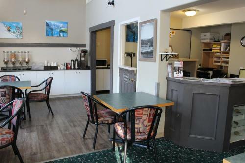 Motel Monashee Lodge