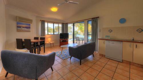Aparthotel Dolphin Waters