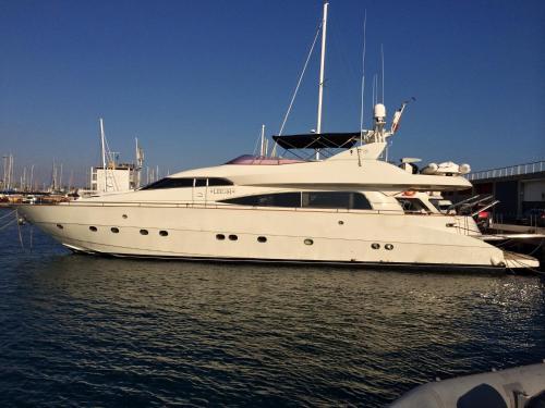 Leigh Yacht