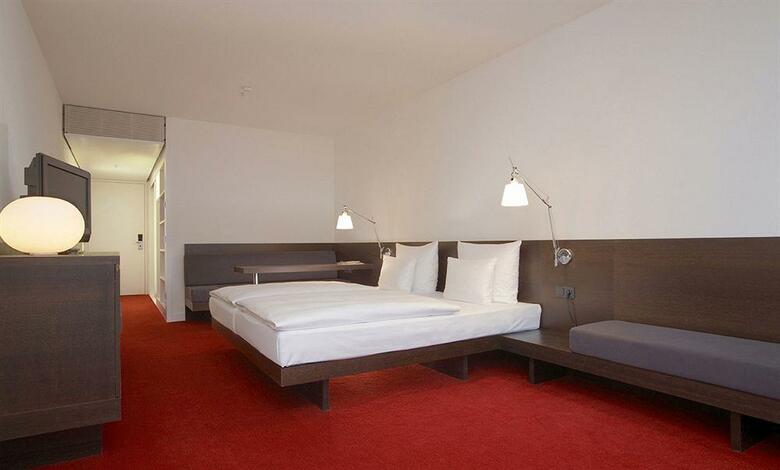 Empire Riverside Hotel