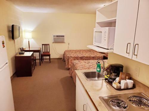 Canadian Motor Inn