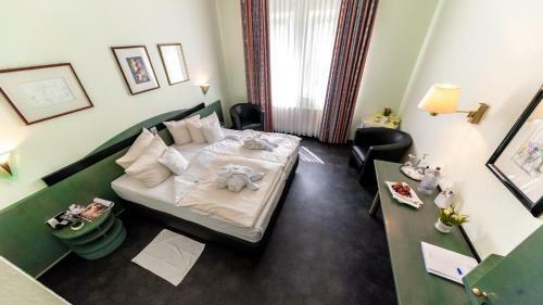 Royal Hotel