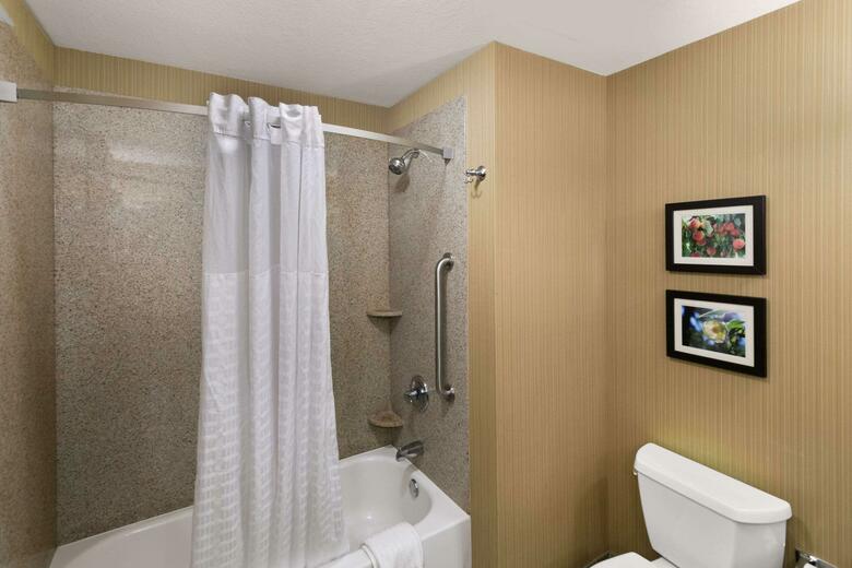 Hotel Comfort Suites Commerce
