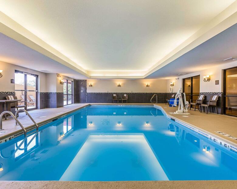 Hotel Comfort Suites Commerce