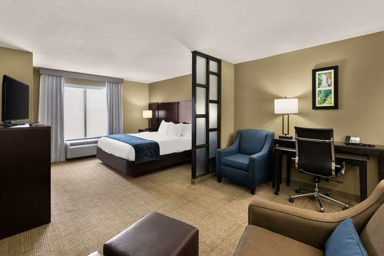 Hotel Comfort Suites Commerce