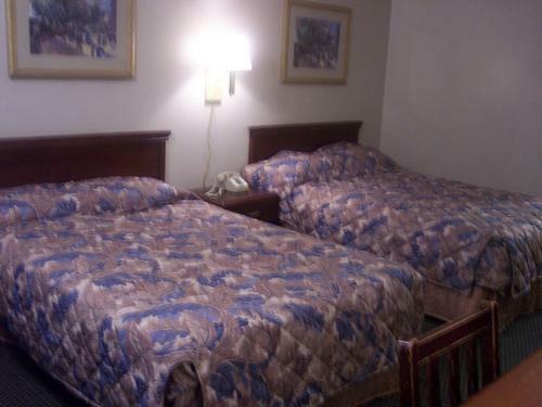Motel Red Carpet Inn (formerly Royal Inn)