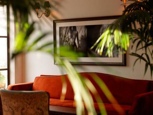 Granada Hotel & Bistro