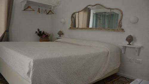Hostal Vico Degli Ebrei - Rooms & Suite - Jacuzzi Spa -