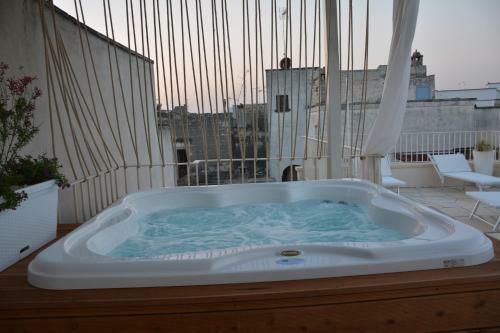 Hostal Vico Degli Ebrei - Rooms & Suite - Jacuzzi Spa -
