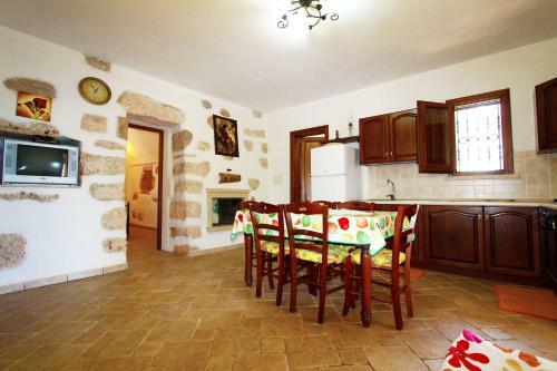 Pajara Salentina Con Ampia Veranda E Giardino