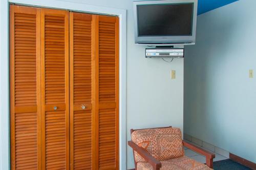 Holiday Surf Hotel
