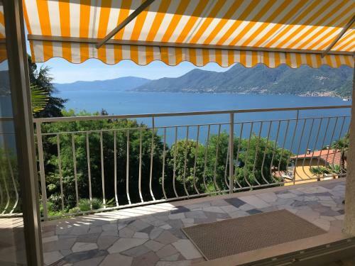 Apartamento Moderne Ferienwohnung Mit Traumseeblick Lago Maggiore