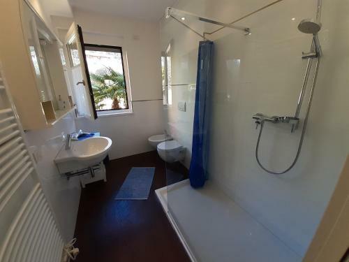 Lake View Apartment