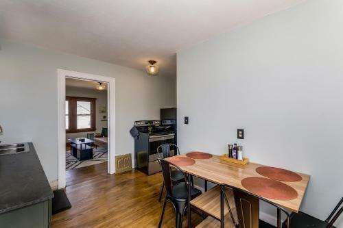 Cheerful 2 Bedroom House