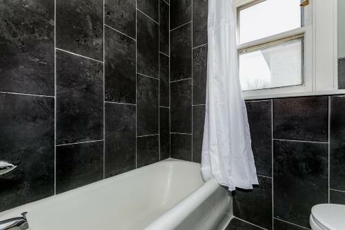 Cheerful 2 Bedroom House