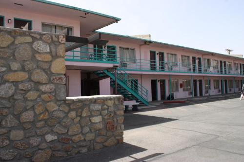 Day's End Motel