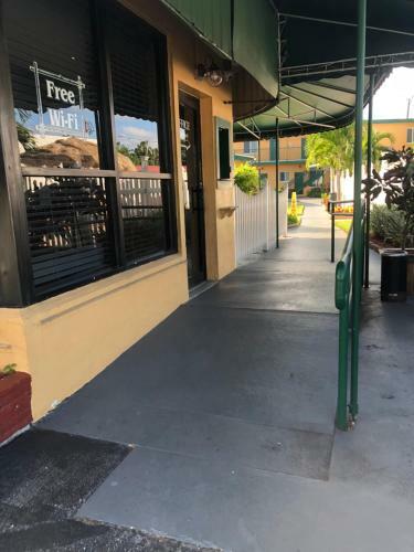 Bali Hai Motel