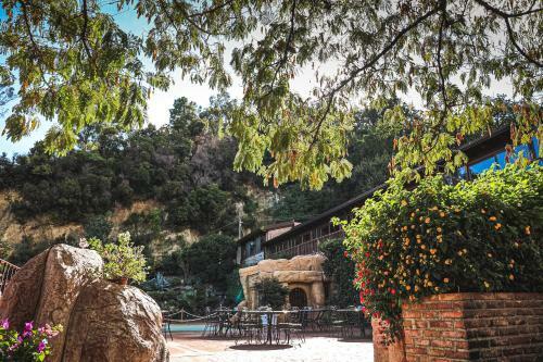 Bed & Breakfast La Camera Sotto La Grotta Di Villa Alba