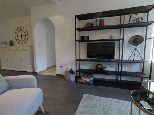 City Apartment 221