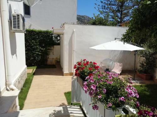 Mondello Beach The House With Green Lawns