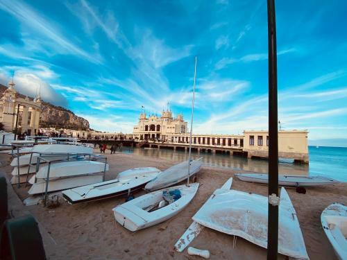 Mondello Beach The House With Green Lawns