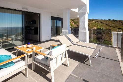 Three-bedroom Apartment With Stunning Sea Views