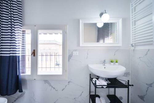 New Central Apartment