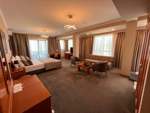 Hotel Millennium