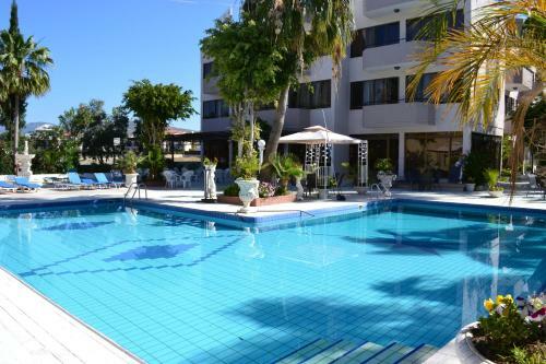 Tasiana Hotel Apartment Complex