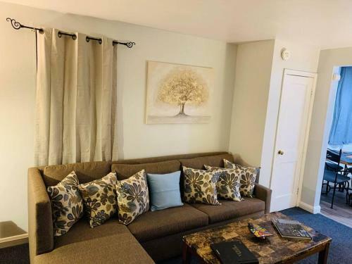 Royalty Home Remodeled Refreshing Worry Free And Quiet