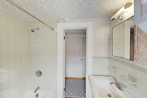 Oyster Bay Bungalow