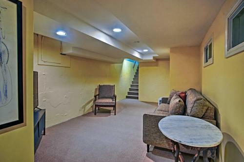 Cozy Chatham Retreat With Pond, 2 Mi To Beaches