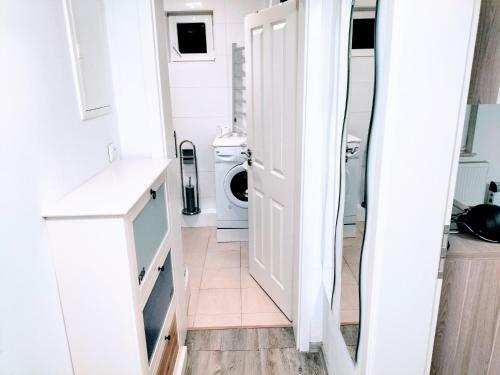 Apartment One Stop To Frankfurt Airport